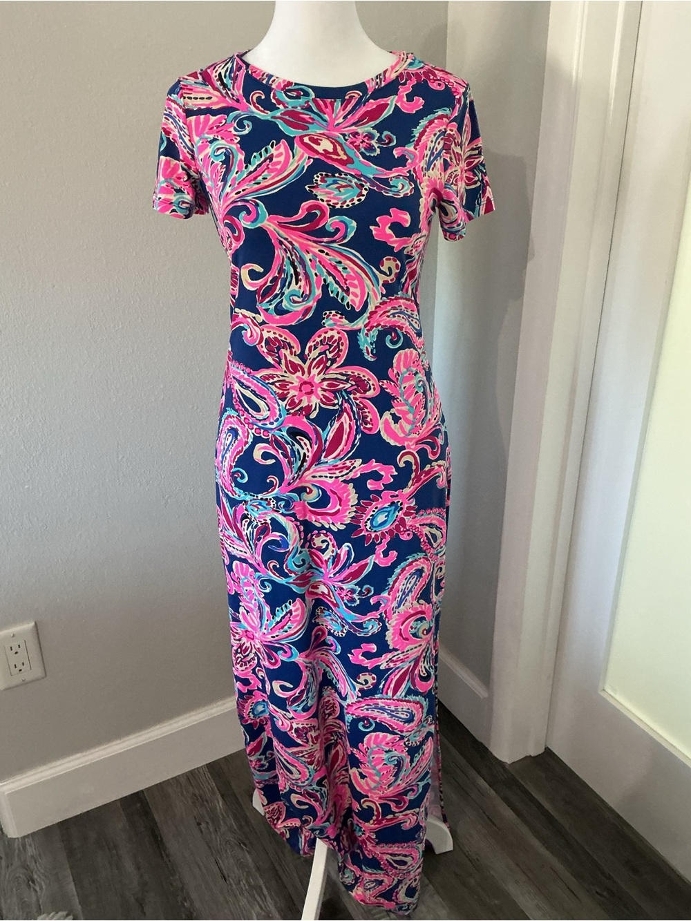 NWT Lilly Pulitzer Kaden UPF 50+ Maxi Dress Multi Flitting About Size XS